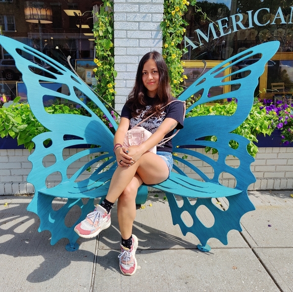 Meet your Posher, Andrea - Picture 1 of 1